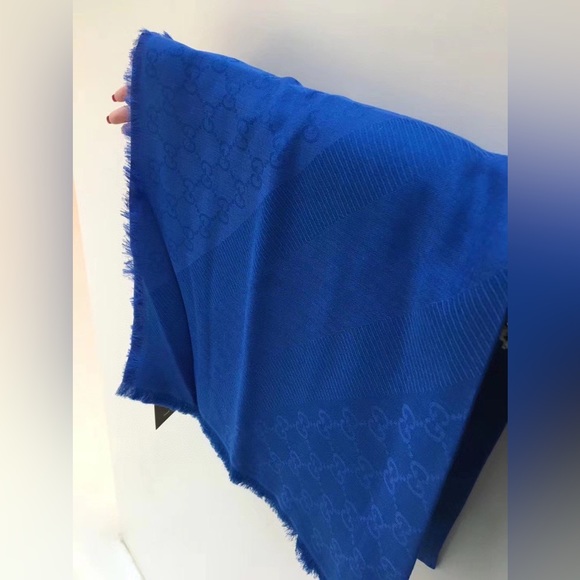 Authentic GUCCI summer shawl scarf royal blue with GG logo 140*140cm - Picture 8 of 11